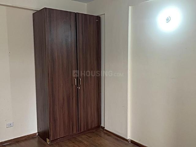 2 BHK Apartment in Wave City for rent Ghaziabad. The reference number is 19689451