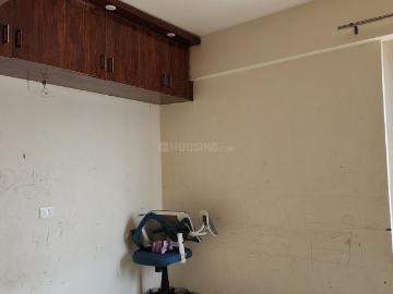 2 BHK Apartment in Wave City for rent Ghaziabad. The reference number is 19746054