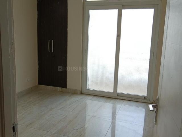 2 BHK Apartment in Wave City for rent Ghaziabad. The reference number is 19999556