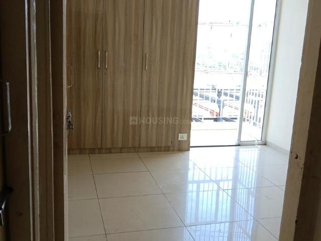 2 BHK Apartment in Wave City for rent Ghaziabad. The reference number is 20019640