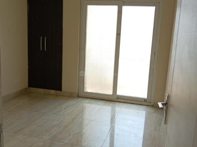 2 BHK Apartment in Wave City for rent Ghaziabad. The reference number is 20194840
