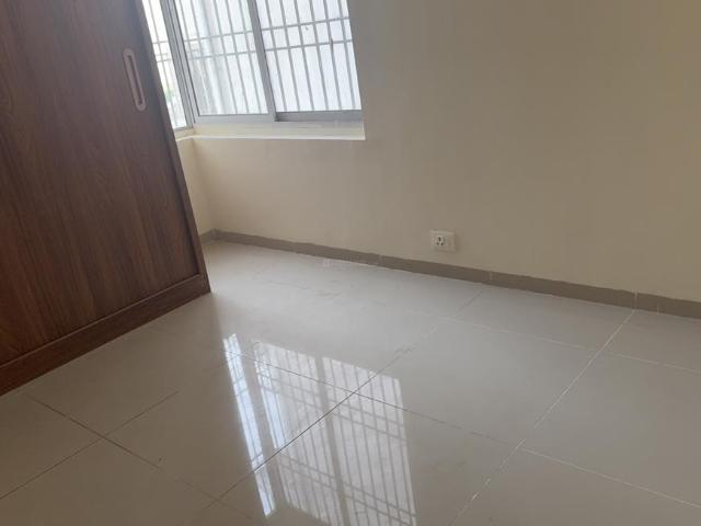 2 BHK Apartment in Wave City for rent Ghaziabad. The reference number is 20287991