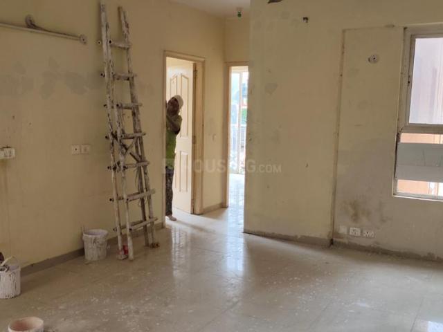2 BHK Apartment in Wave City for rent Ghaziabad. The reference number is 20597471