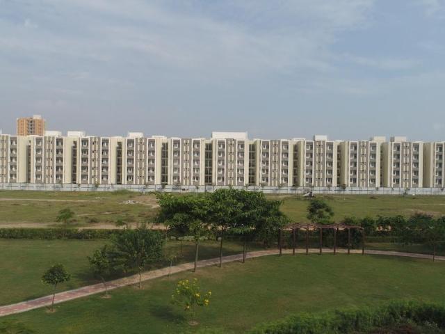 2 BHK Apartment in Wave City for resale Ghaziabad. The reference number is 20100874