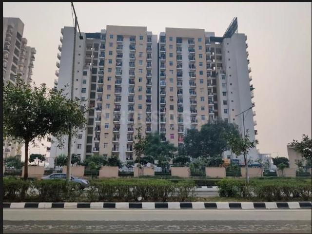 2 BHK Apartment in Wave City for resale Ghaziabad. The reference number is 20100917