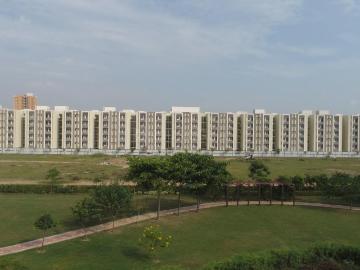 2 BHK Apartment in Wave City for resale Ghaziabad. The reference number is 20528598