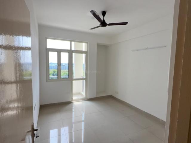 2 BHK Apartment in Wave City for resale Ghaziabad. The reference number is 21131575