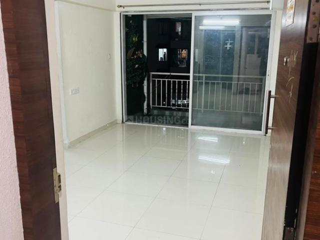 2 BHK Apartment in Wakad for rent Pune. The reference number is 21202499