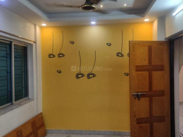 2 BHK Apartment in Tollygunge for rent Kolkata. The reference number is 15404131