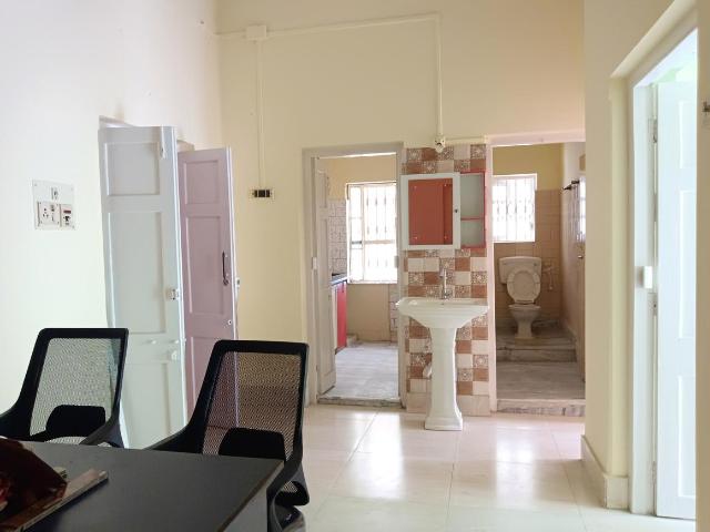 2 BHK Apartment in Tollygunge for rent Kolkata. The reference number is 20481232