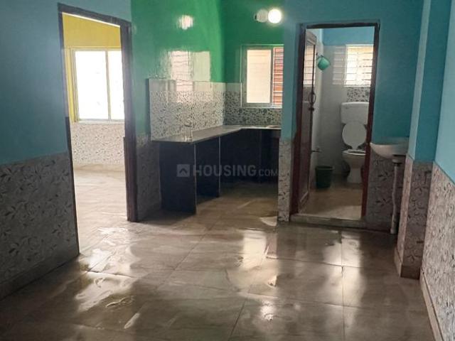 2 BHK Apartment in Tollygunge for rent Kolkata. The reference number is 20481388