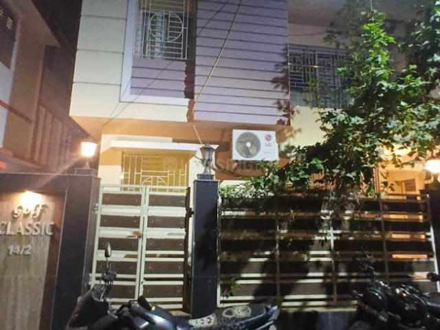 2 BHK Apartment in Tollygunge for resale Kolkata. The reference number is 19305864
