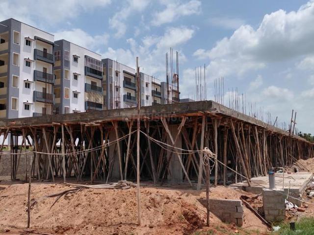2 BHK Apartment in Tadepalli for resale Vijayawada. The reference number is 20946958