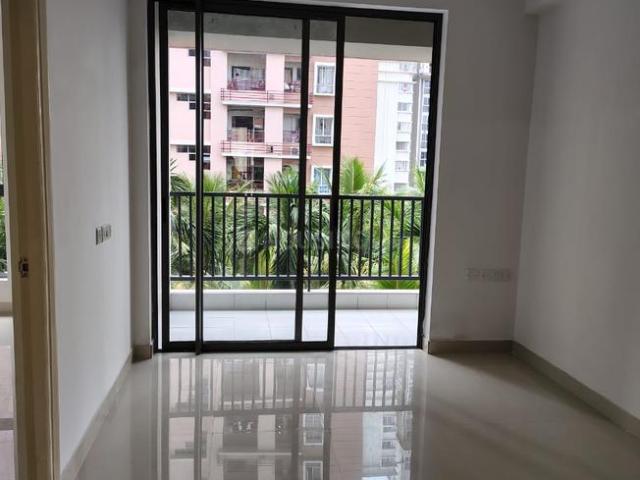 2 BHK Apartment in Tangra for rent Kolkata. The reference number is 20435973