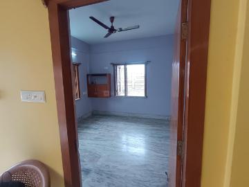 2 BHK Apartment in Tangra for rent Kolkata. The reference number is 20173878