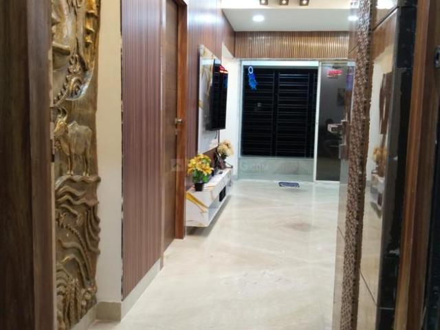 2 BHK Apartment in Tangra for rent Kolkata. The reference number is 21065432