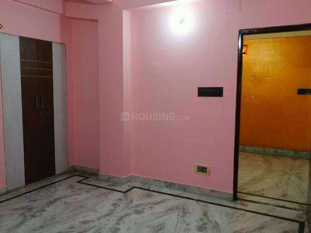 2 BHK Apartment in Tangra for rent Kolkata. The reference number is 21145048