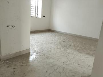 2 BHK Apartment in Tangra for resale Kolkata. The reference number is 19153050