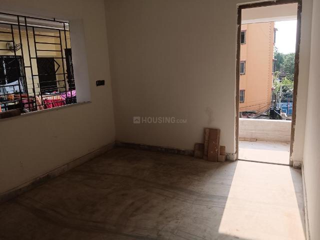 2 BHK Apartment in Tangra for resale Kolkata. The reference number is 20124001