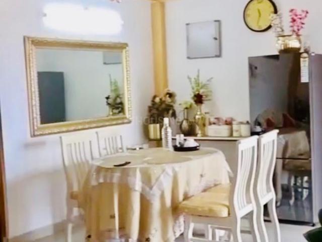 2 BHK Apartment in Tangra for resale Kolkata. The reference number is 21252657