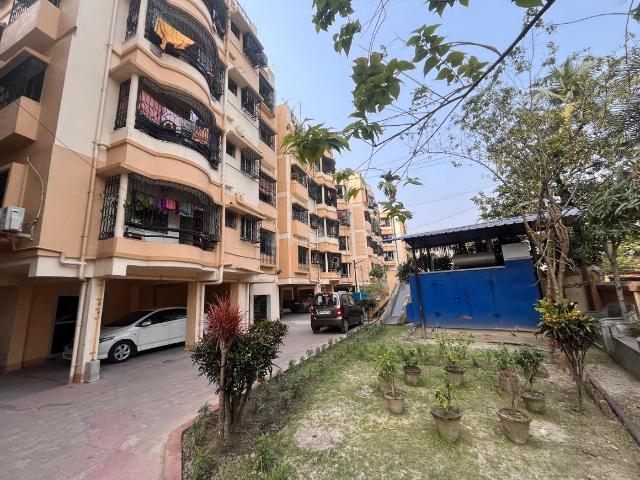2 BHK Apartment in Thakurpukur for resale Kolkata. The reference number is 20363630