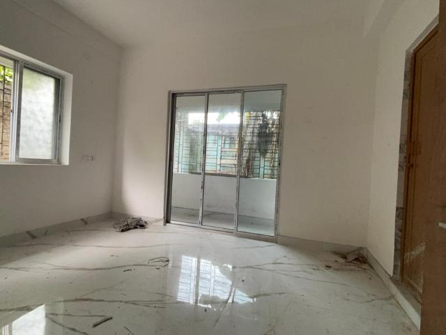 2 BHK Apartment in Thakurpukur for resale Kolkata. The reference number is 21163323