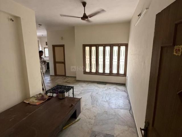 2 BHK Apartment in Thaltej for rent Ahmedabad. The reference number is 20981722