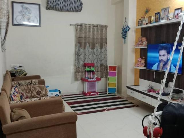 2 BHK Apartment in Thaltej for resale Ahmedabad. The reference number is 21000348