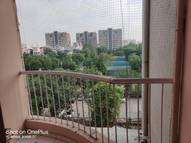 2 BHK Apartment in Thaltej for resale Ahmedabad. The reference number is 21119620