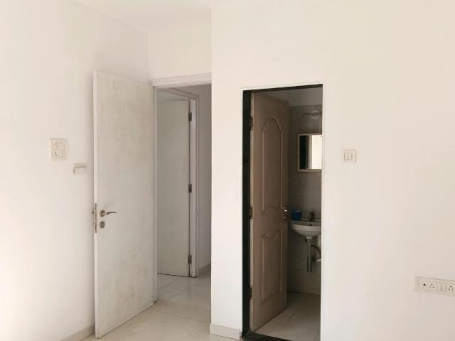 2 BHK Apartment in Thane West for rent Thane. The reference number is 19853914
