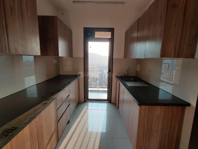 2 BHK Apartment in Thane West for resale Thane. The reference number is 17875754