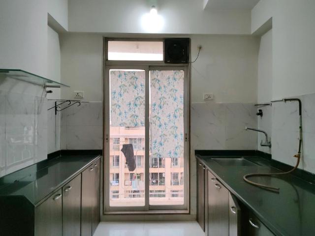 2 BHK Apartment in Thane West for resale Thane. The reference number is 18685812