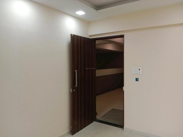 2 BHK Apartment in Thane West for resale Thane. The reference number is 18734901
