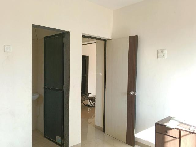 2 BHK Apartment in Thane West for resale Thane. The reference number is 19240997