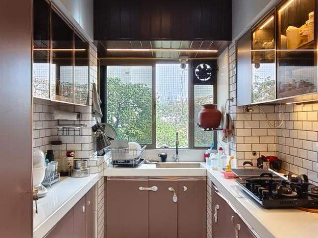 2 BHK Apartment in Thane West for resale Thane. The reference number is 19404573
