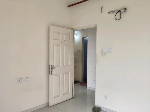 2 BHK Apartment in Pokhran 2 for resale Thane. The reference number is 19420112