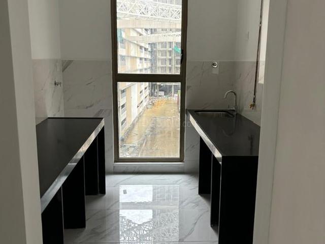 2 BHK Apartment in Thane West for resale Thane. The reference number is 21105397