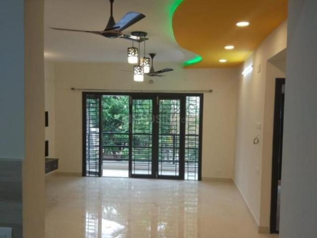 2 BHK Apartment in Thiruvanmiyur for rent Chennai. The reference number is 20818228