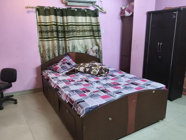 2 BHK Apartment in Tiljala for rent Kolkata. The reference number is 19570958