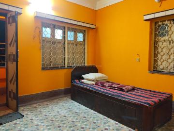 2 BHK Apartment in Tiljala for rent Kolkata. The reference number is 20525400