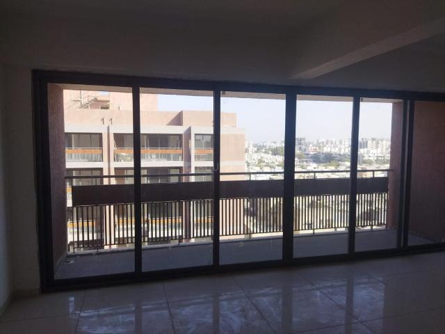 2 BHK Apartment in Tragad for rent Ahmedabad. The reference number is 11942955