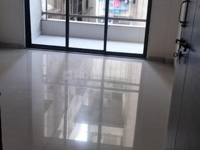 2 BHK Apartment in Tragad for rent Ahmedabad. The reference number is 21088205