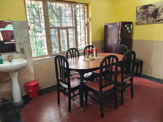 2 BHK Apartment in Ultadanga for rent Kolkata. The reference number is 20763840