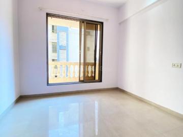 Flat to rent in Taloje - Parking