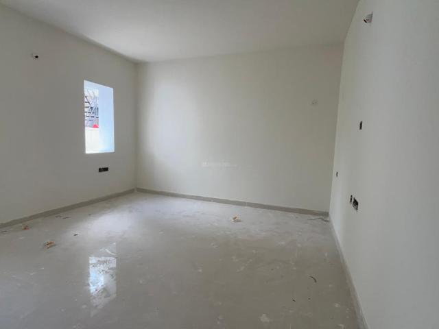 2 BHK Apartment in Upparpally for resale Hyderabad. The reference number is 21068962