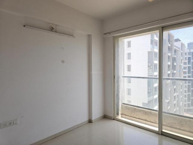 2 BHK Apartment in Upper Kharadi for rent Pune. The reference number is 20679669
