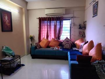 2 BHK Apartment in Usmanpura for resale Ahmedabad. The reference number is 17910686