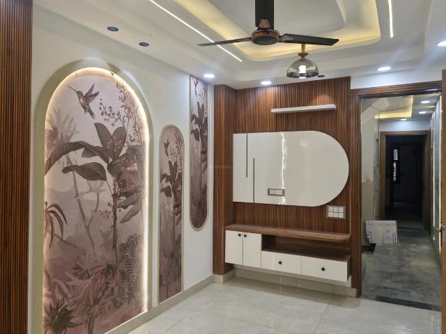 2 BHK Apartment in Uttam Nagar for resale New Delhi. The reference number is 19914348