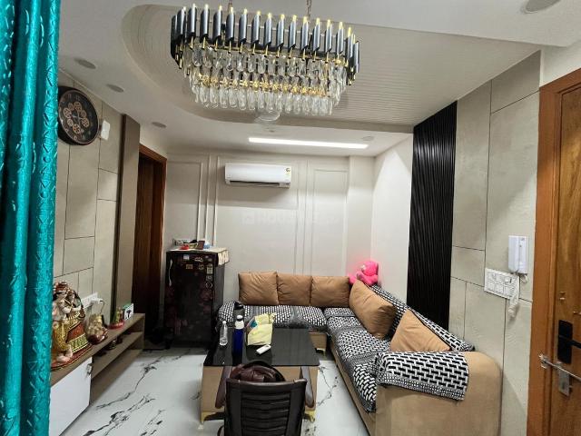 2 BHK Apartment in Uttam Nagar for resale New Delhi. The reference number is 20957152
