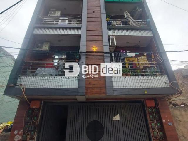 2 BHK Apartment in Uttam Nagar for resale New Delhi. The reference number is 21011561